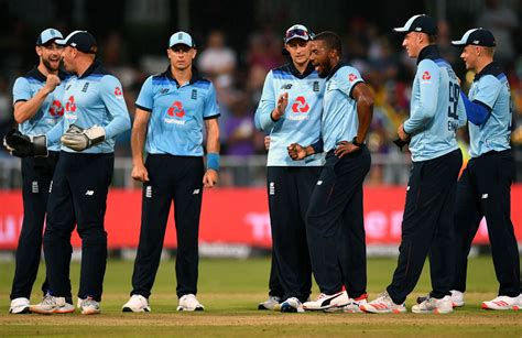 Current and recent england men's squad players' details. England players agree 15% pay cut amid COVID-19 pandemic - Rediff Cricket