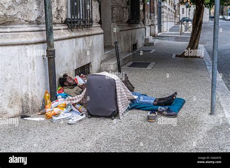 Rome Italy Uk August A Homeless Man Sleeps Half Naked In A