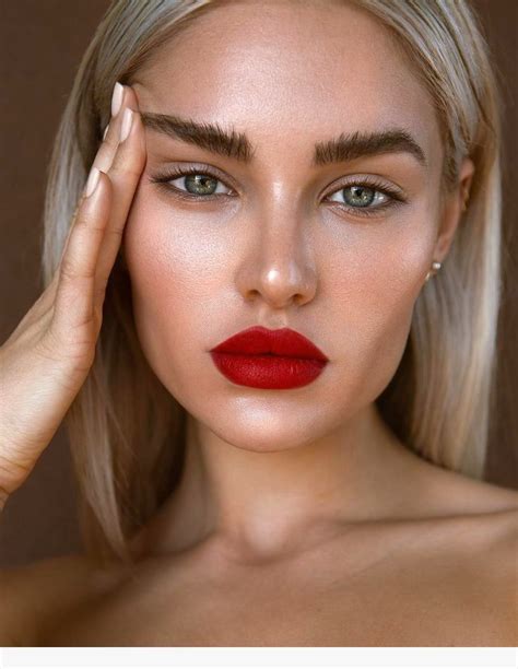100 Makeups To Try In 2019 Asap Red Lipstick Looks Red Lip Makeup Hair Makeup