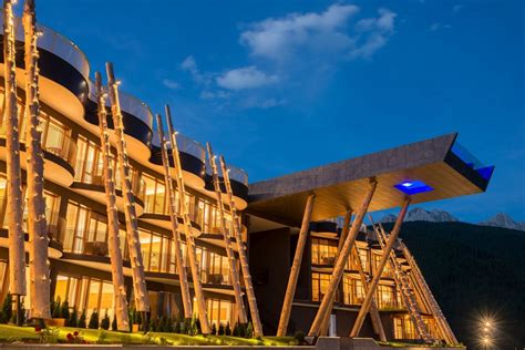 Dive into the spectacular wellness novelty at the hubertus. Hotel in Olang: Alpin Panorama Hotel Hubertus