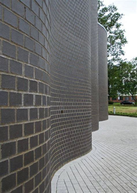 Uk Wavy Brick Walls 16 Pics