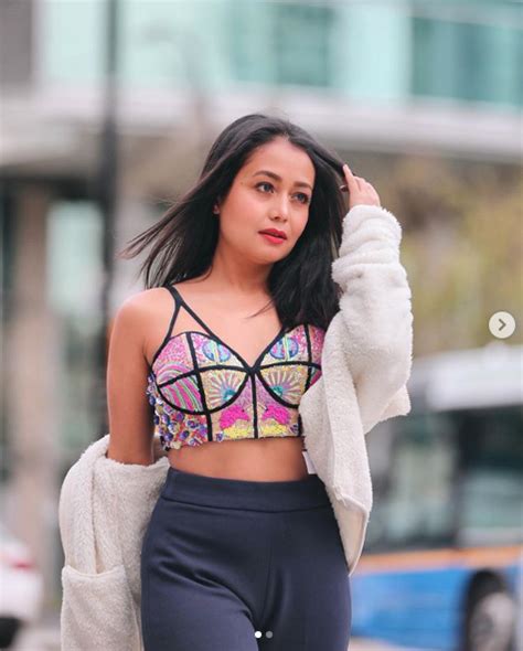 Neha Kakkar Smoking Hot Pics Will Make Your Heart Skip Check Out These 7 Pics Catch News