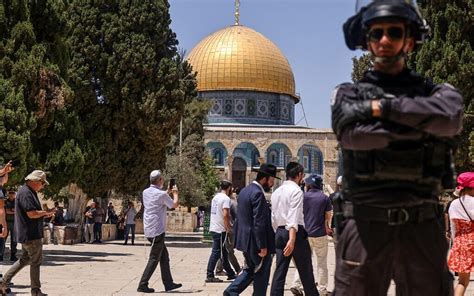 Amid Tensions At Temple Mount Some 1 700 Jews Visit Holy Site For Tisha B Av The Times Of Israel