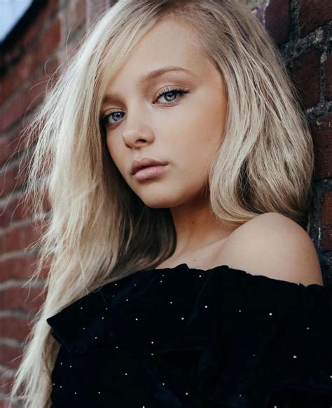 Amiah Miller Bio Height Age Weight Boyfriend And Facts Hot Sex