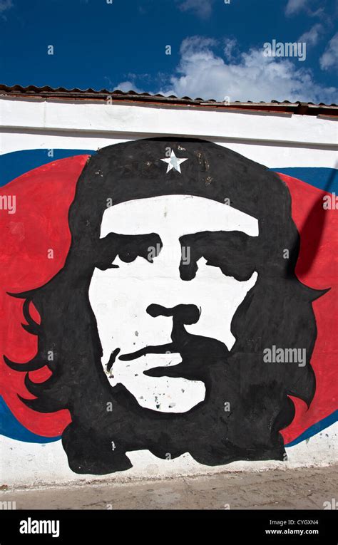 Wall Graffiti Mural Of Che Guevara In Havana Cuba Stock Photo Alamy