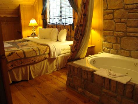 Hot tubs | affordable hot tubs and spas. Green Mountain Resort Branson, Missouri (Master Bedroom w ...