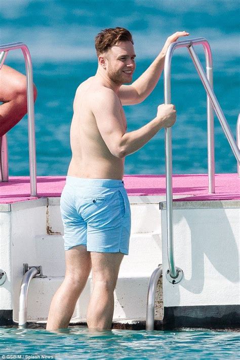 Life S A Beach Olly Murs Shows Off His Abs In Barbados Olly Murs