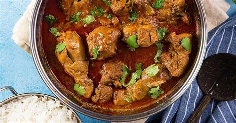 Chicken devel, or sri lankan devilled chicken, is one of th emost popular sri lankan recipes. Authentic Sri Lankan Chicken Curry | Curry recipes, Sri ...