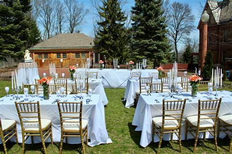 Outdoor Weddings At Henderson Castle Are So Beautiful In The Summer