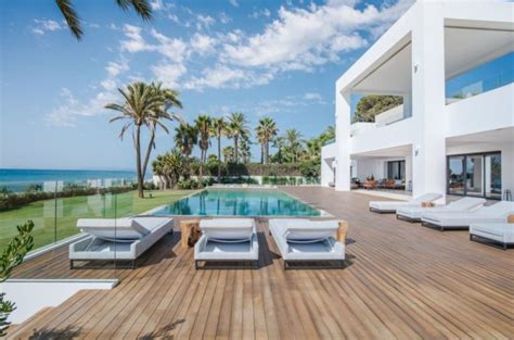 Spectacular El Paraiso Barronal Modern Villa In Spain
