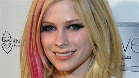 Avril Lavigne Lyme Disease Singer Reveals Depths Of Illness