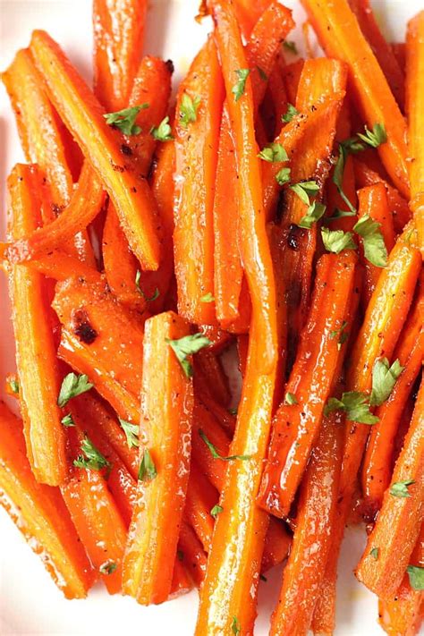 Place the carrots in a large bowl, and toss with the olive oil, salt, pepper, thyme and oregano. Brown Sugar Roasted Carrots Recipe - Crunchy Creamy Sweet