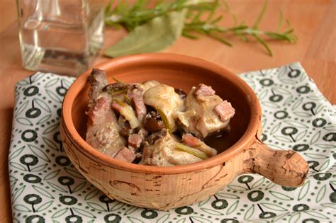 Ricetta bimby svezzamento da 6 mesi, cucina il coniglio con fagiolini per far assaggiare sapori diversi e variare la sua alimentazione. Coniglio in umido Bimby TM31 | TM5