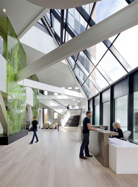 A Tour Of Microsofts Cool Cambridge Office Office Interior Design