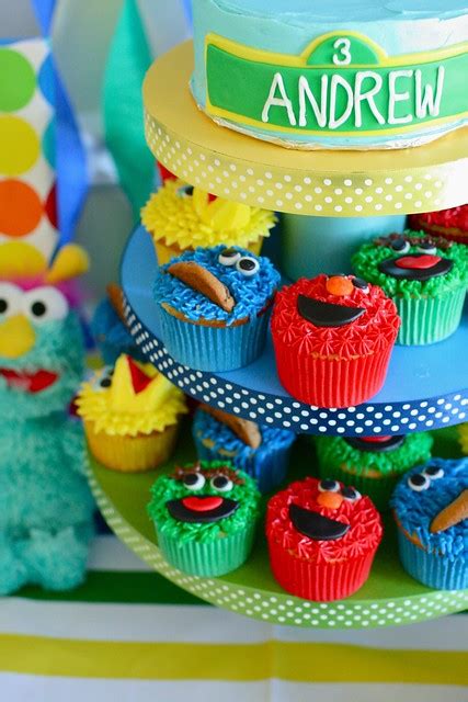 How To Decorate Sesame Street Cupcakes Everyday Annie