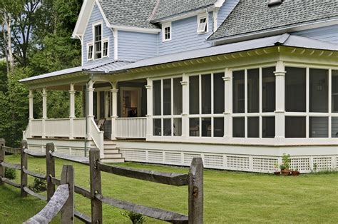 Equipped with luxurious amenities and unique floor plans, these convenient house plans are surprisingly versatile. Modern Farmhouse Design (Revisited) - On the Drawing Board