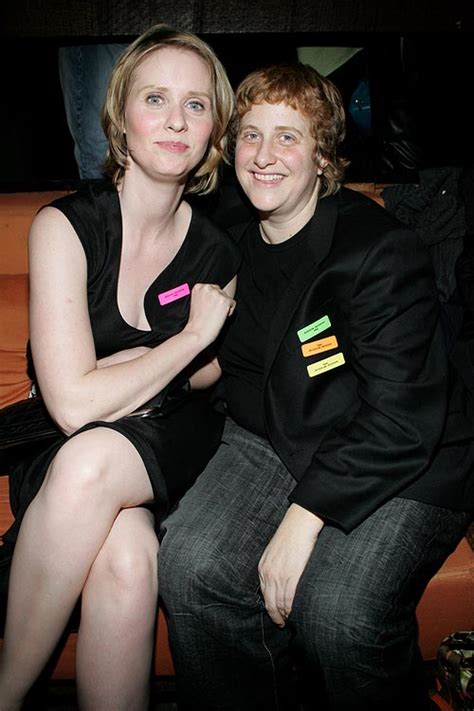 sex and the city s cynthia nixon weds longtime girlfriend movies