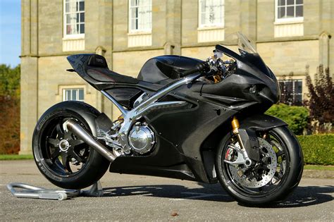 As you look up the various norton motorcycles for sale on ebay, it is essential to familiarise yourself with the standard bikes: Revealed: new Norton V4 SS and V4 RR | Visordown
