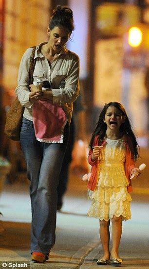 Suri Cruise Throws Another Tantrum Oh No They Didn T