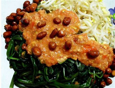 Pecel atau pecal adalah makanan yang menggunakan bumbu sambal. Resep Sayur: Plecing Kangkung Bumbu Kacang | Resep Masakan ...