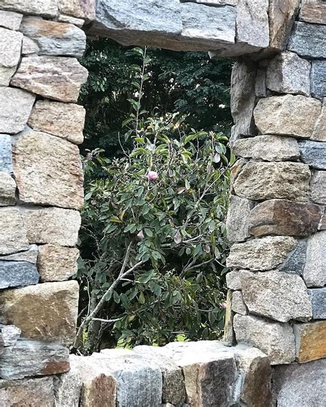 20 Rugged Stone Feature Wall