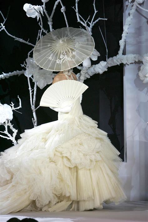 spring 2007 couture jhon galliano galliano dior mode inspo mode inspiration fancy dresses