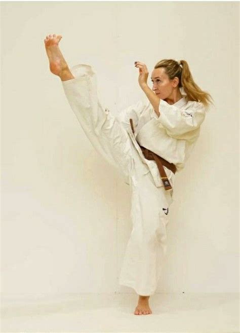 Pin By Matheus Signori On Artes Marciais Com Mulheres Martial Arts Women Female Martial