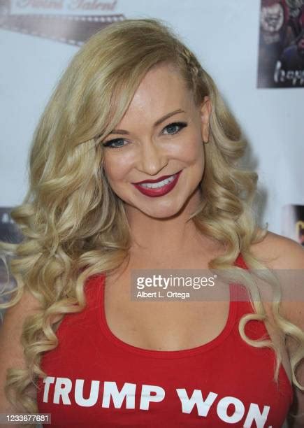 mindy robinson photos and premium high res pictures getty images