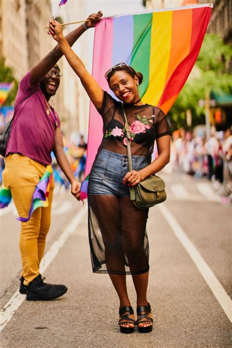 51 Photos That Capture The Joy Of Nyc’s Pride Parade Repeller Pride Parade Outfit Gay Pride