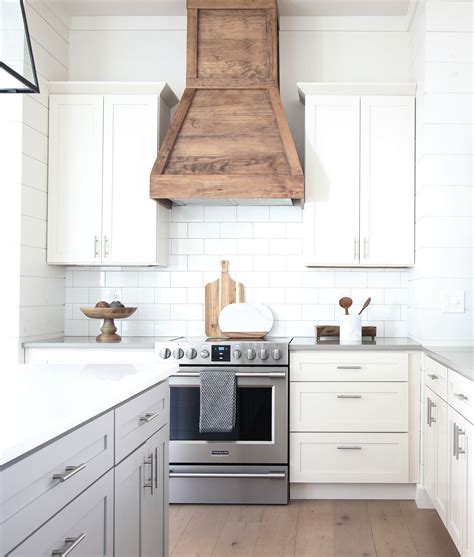 How to Build a Farmhouse Wood Range Hood - Plank and Pillow