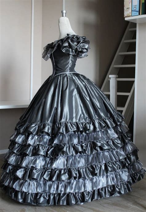 Victorian Ball Gown In Grey Taffeta And Organza Silver 1860 Ball Gown Model Annalisa