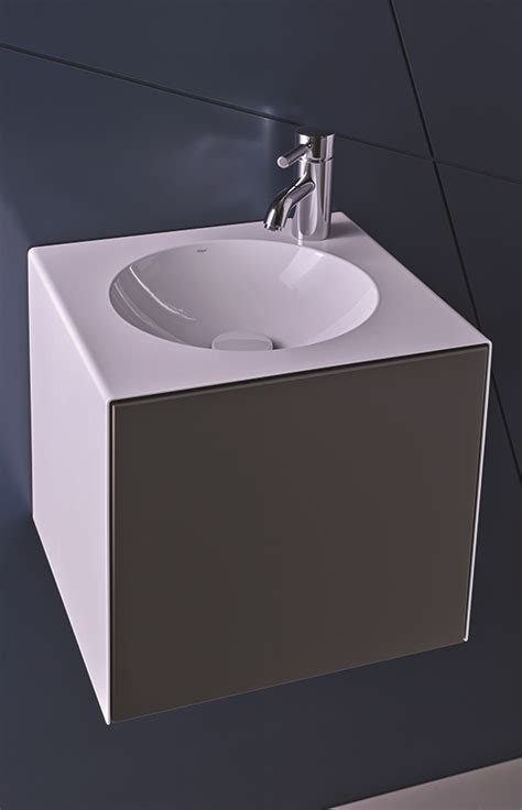 Le meuble latéral signé du fabricant français sanijura, embellira votre salle de bain ! Lave-mains : aux toilettes et points d'eau - Cuisines et bains