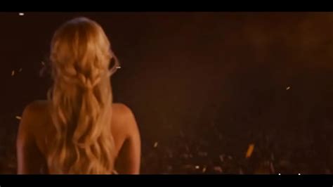 Emilia Clarkeand Caliente Escena Desnuda En El Juego De Tronos