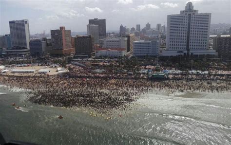 Photos Holidaymakers Flock To Durban Beaches Over Long Weekend