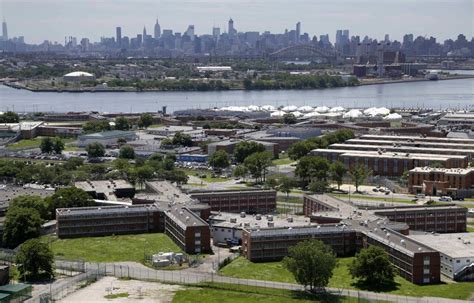 Rikers Island To Close In 10 Years Under De Blasio Plan