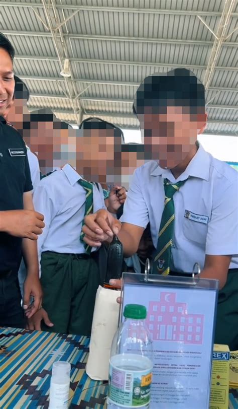 Sarawak School Teaches Students How To Correctly Put On A Condom As