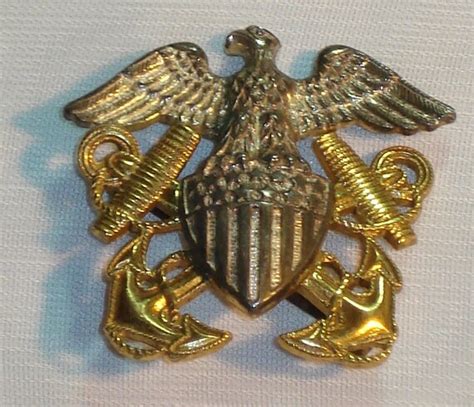 Vintage Us Navy Reserve Eagle And Anchor From Wwii Pin