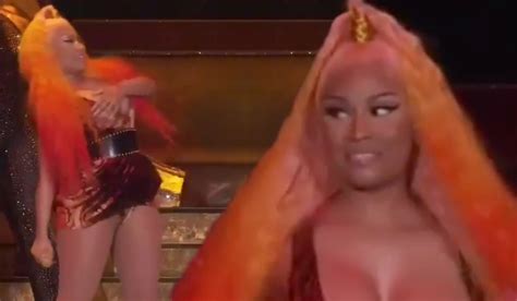Nicki Minaj Suffers Wardrobe Malfunction Onstage At Made In America