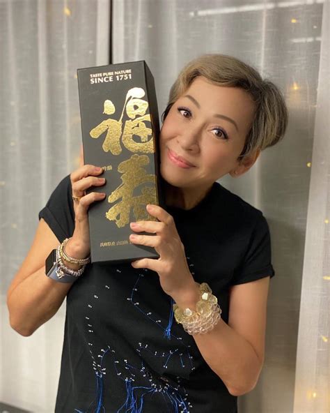 Explore tweets of 不见星空 @bujianxingkong on twitter. 【風雨不改】余安安提前慶祝61歲生辰 - 本地 - 明周娛樂