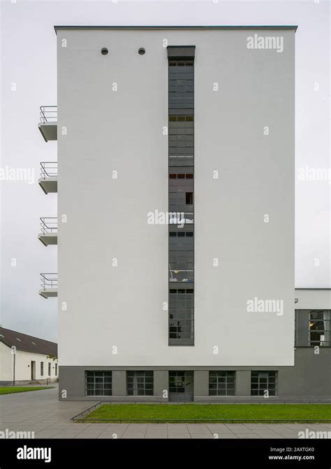 Dessau Bauhaus Prellerhaus 1925 26 Von Walter Gropius Balkone