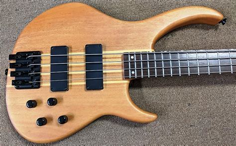 Peavey Grind Bxp 4 String Electric Bass Natural Reverb Ireland
