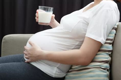 Drinking Milk During Pregnancy Types Advantages Guidelines Being The Parent