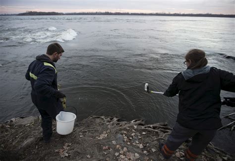 Canada Montreal Begins Dumping 8 Billion Litres Of Raw Sewage Into St