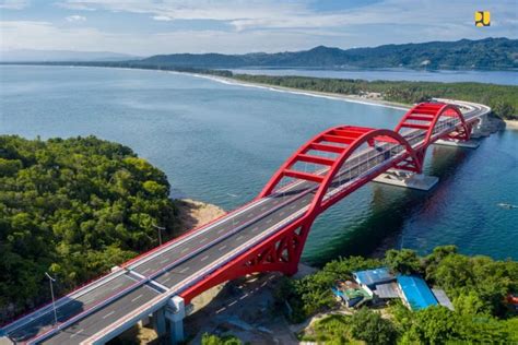 7 Fakta Jembatan Holtekamp Si Plengkung Merah Ikon Baru Jayapura