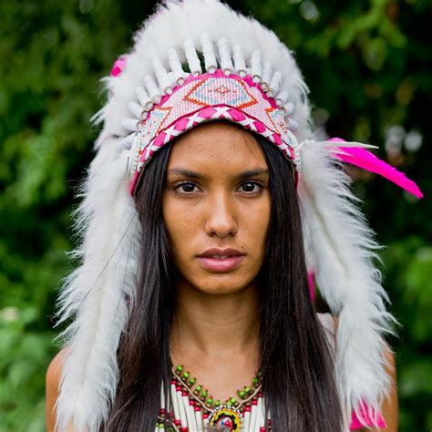 The Indian Headdress A Traditional And Elaborate Native American