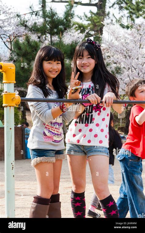 Japanese Girls Teen Peep