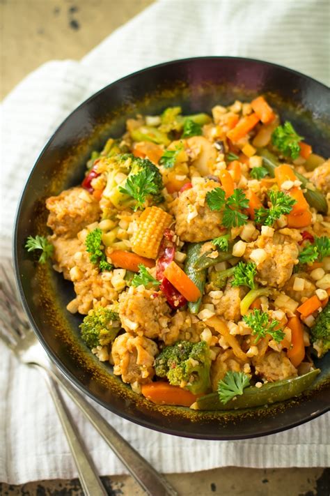 Add mushrooms or celery or green pepper or snow peas…. Easy Vegan Cauliflower Rice Stir-Fry - Kim's Cravings