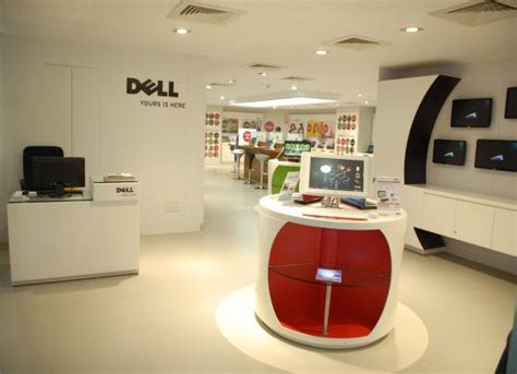 dell india launches  exclusive store  bengaluru future