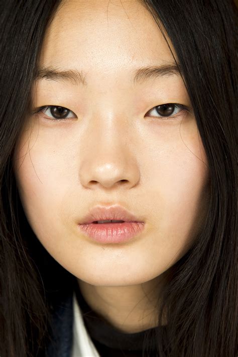 Korean Model Hyun Ji Shin Has The Best Skin In The Business Vogue