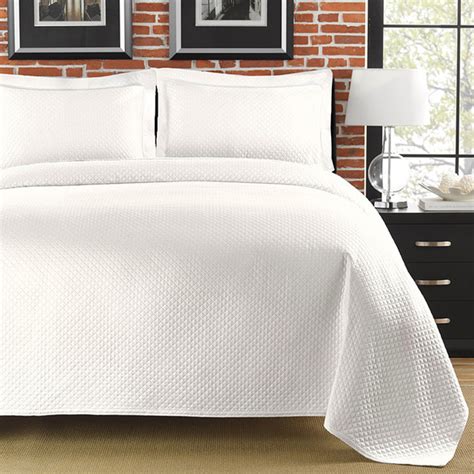 Diamante Matelasse White King Size Coverlet Contemporary Quilts And